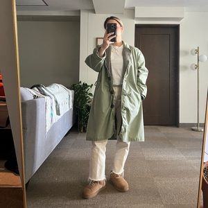 Size medium Trench coat plaids army green reversible